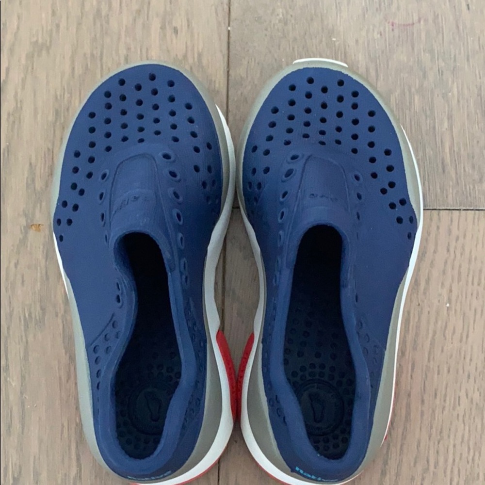 Native Navy Lenox sneaker size 6